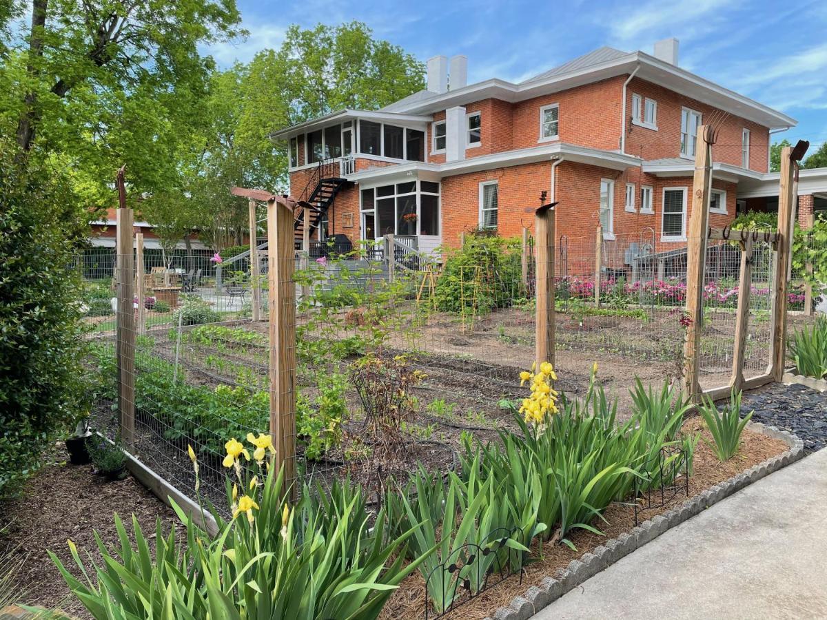 Gillen House Bed And Breakfast Maxeys Exterior photo